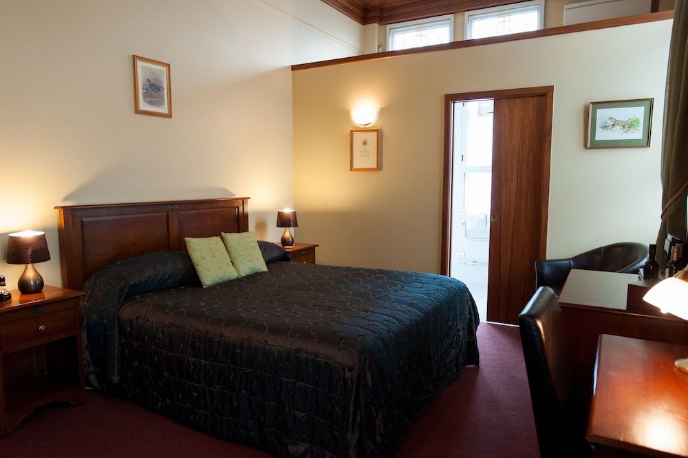 The County Hotel 2