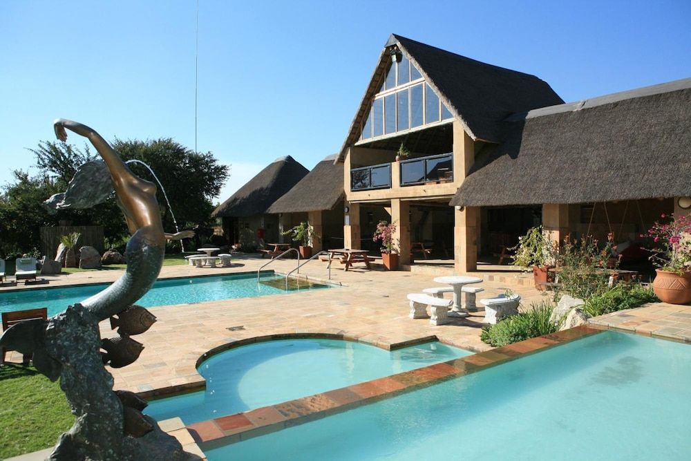 Misty Hills Country Hotel, Conference Centre & Spa 1