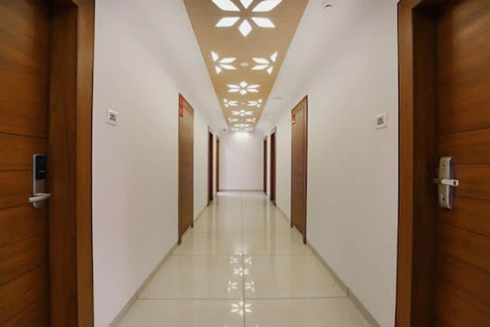 Hotel Avista - Unmarried Couples and NRI not allowed 2