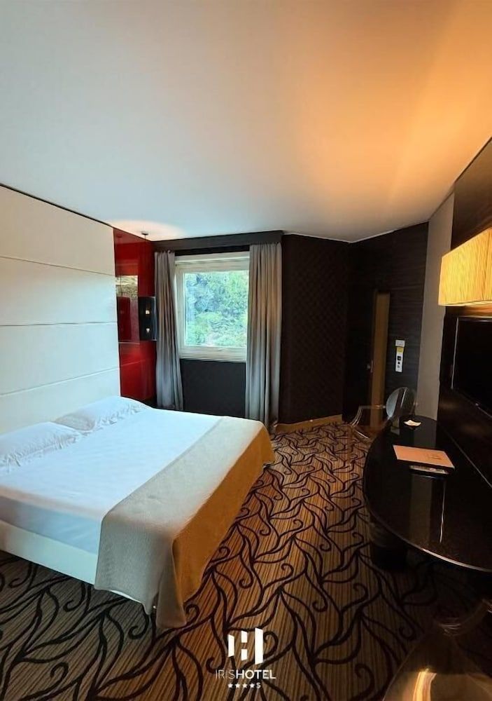 Iris Hotel 2