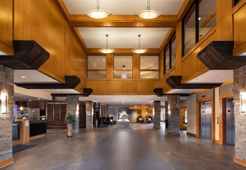 The Cove Lakeside Resort 2