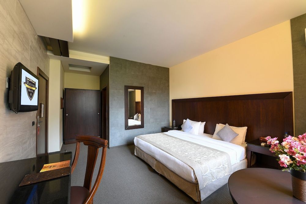 Reston Hotel 2