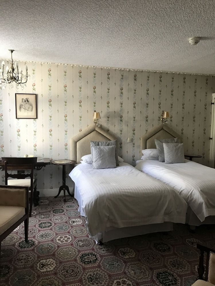 Royal Glen Hotel 2