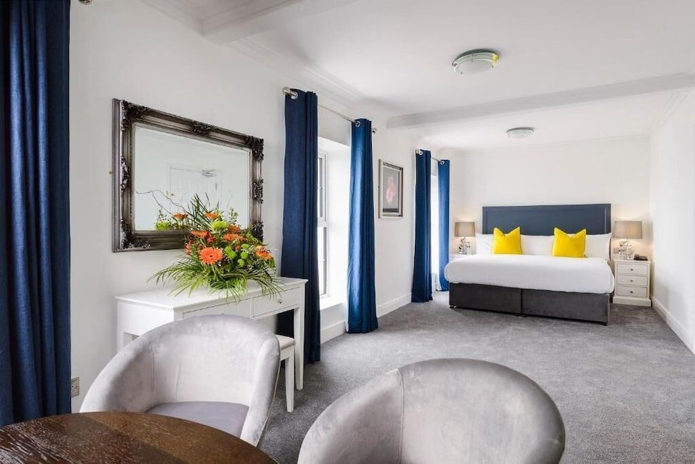 Commodore Hotel 1