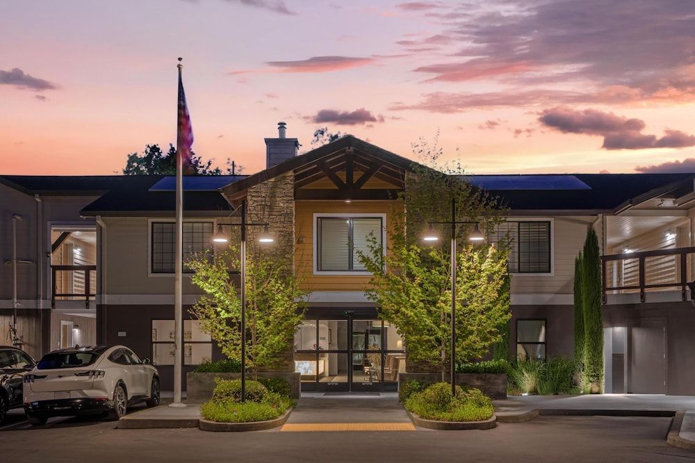 Best Western Plus Stevenson Manor 1