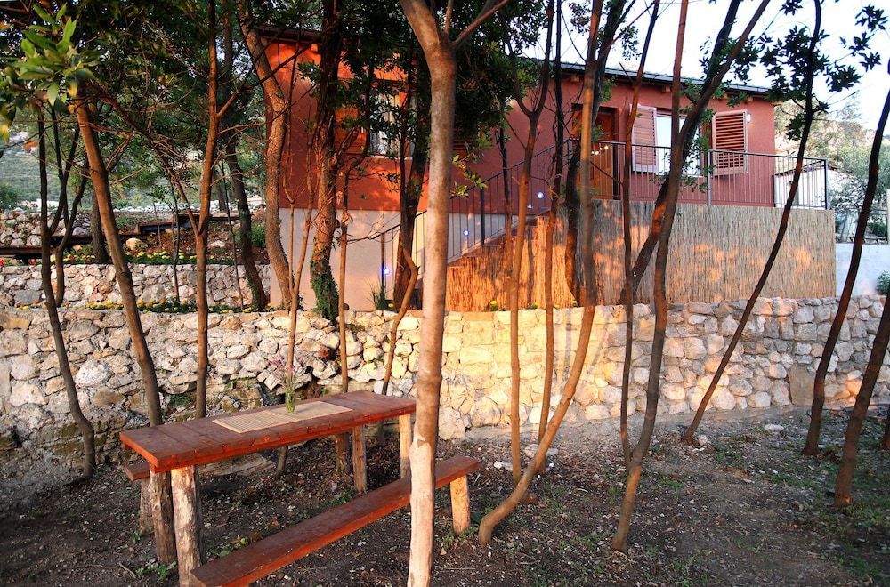 Harmonia Bungalows & Pool 2