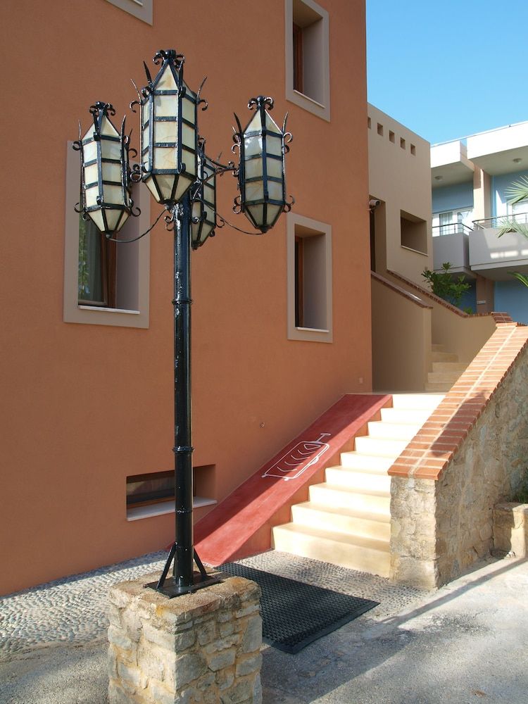 Mylos Hotel Apartments 2