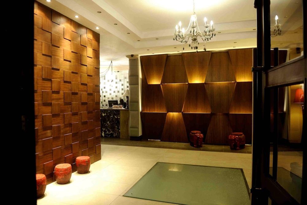 The Blowfish Hotel 2