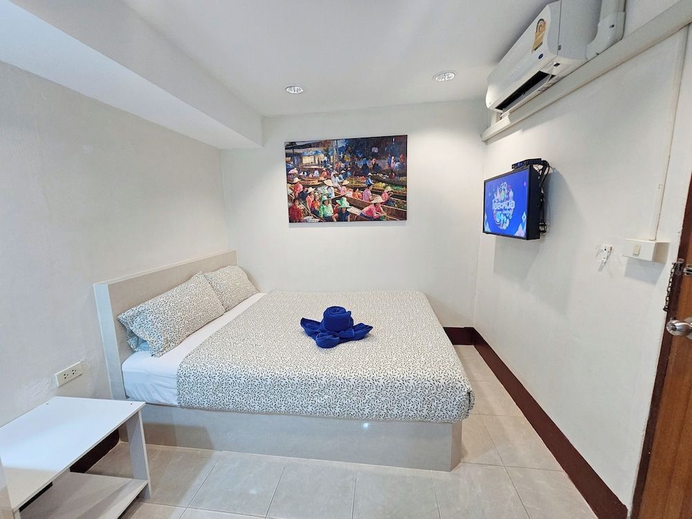 Walking Street Guest House 1