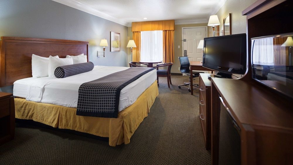 Best Western Angleton Inn 1