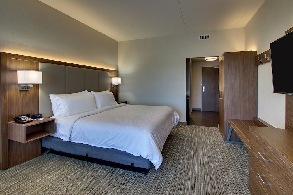 Holiday Inn Express & Suites FINDLAY NORTH by IHG 2