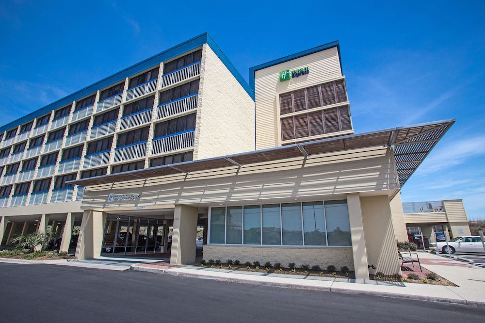 Holiday Inn Express NAGS HEAD OCEANFRONT by IHG 1