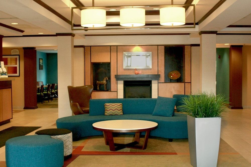 Fairfield Inn & Suites by Marriott Fairmont 1
