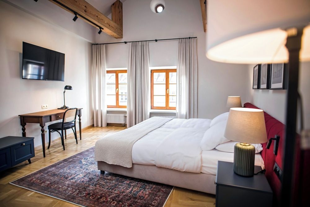 EASY RENT Apartments- Fontana Boutique 1