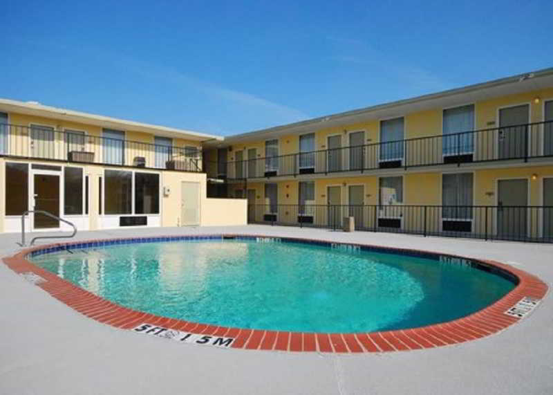 GrandStay Hotel & Suites Minocqua-Woodruff 2