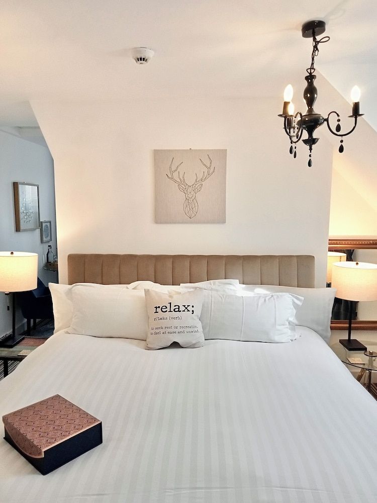 Regency Rooms 1