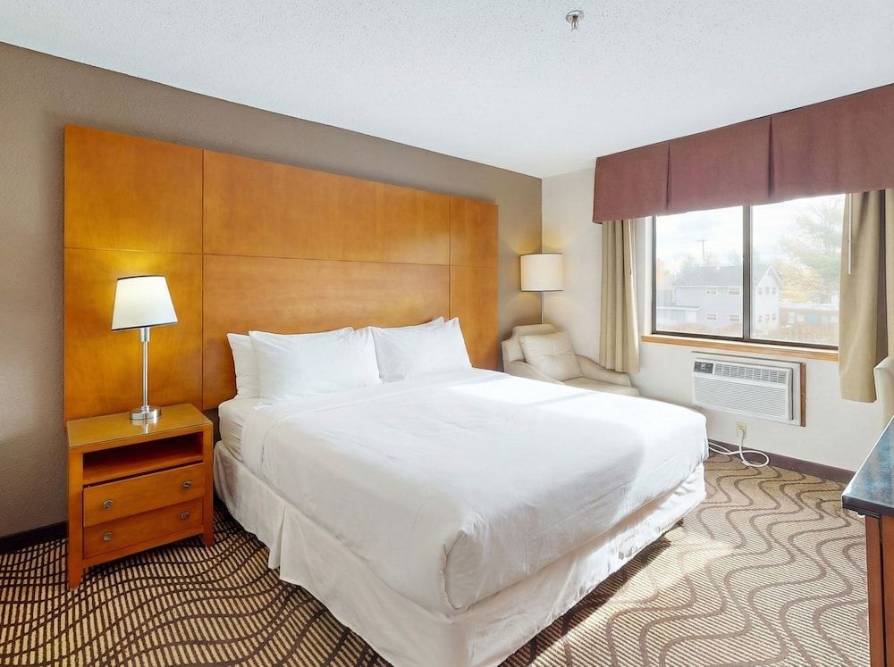 Oscoda Lakeside Hotel 1