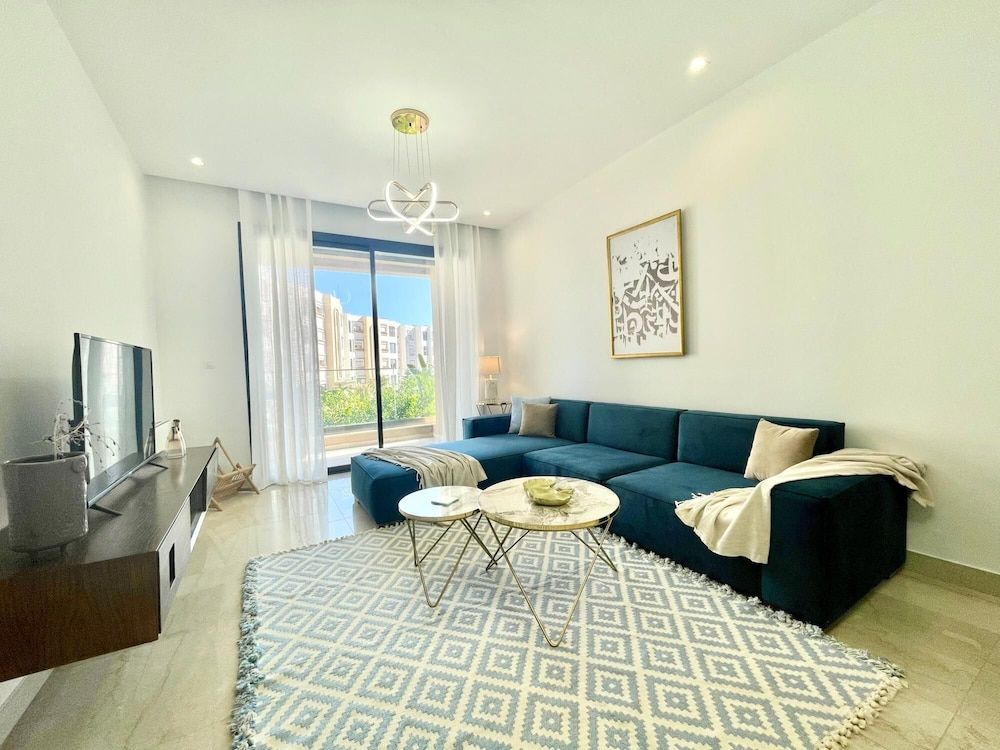 NEW Bright and Luxurious 2bds in Rd Malaga B10 1