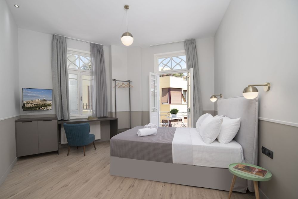 Plaka Arch Suites 2