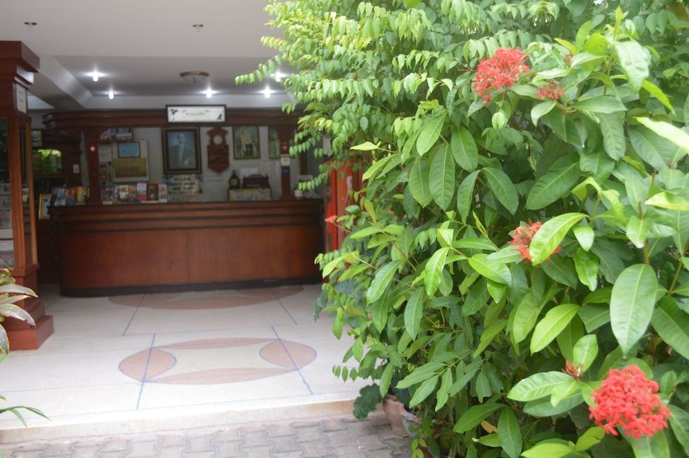Bonny Hotel 4 Floors No Elevator 2