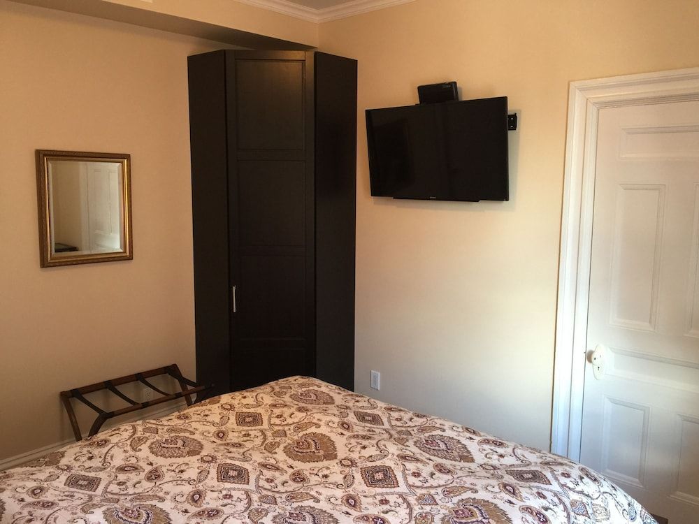 The Century House Bed and Breakfast Ottawa 2