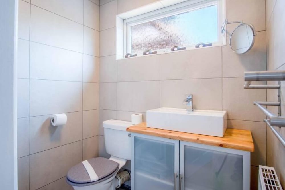 Cosy Cottage - 2 Bedroom Cottage - Mumbles 2