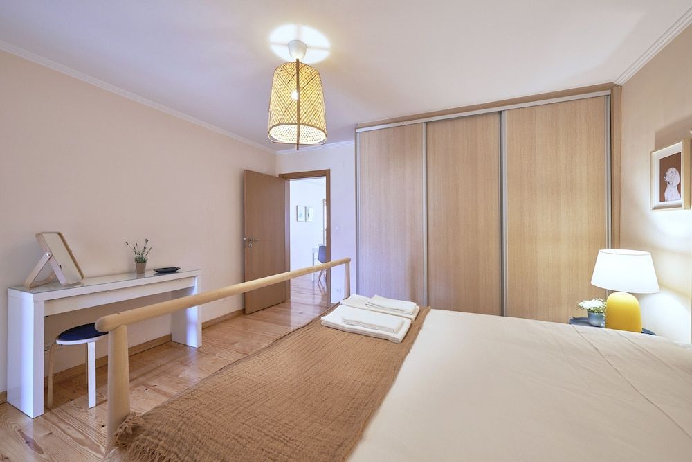 Renovated and Spacious Duplex Apartment With Patio, By TimeCooler 2