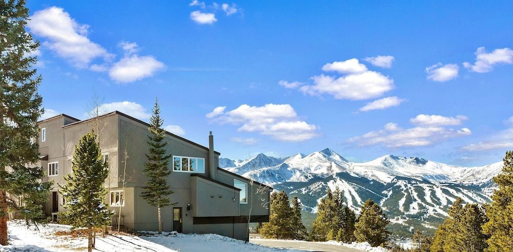 Gold Point Resort Breckenridge by Vacatia 1