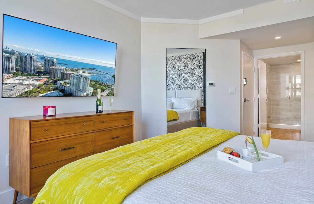 Miami Vacation Rentals - Coconut Grove 2