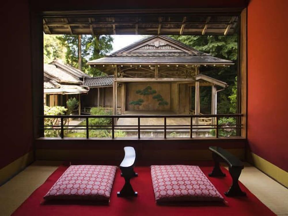 Motoyu Ishiya 1