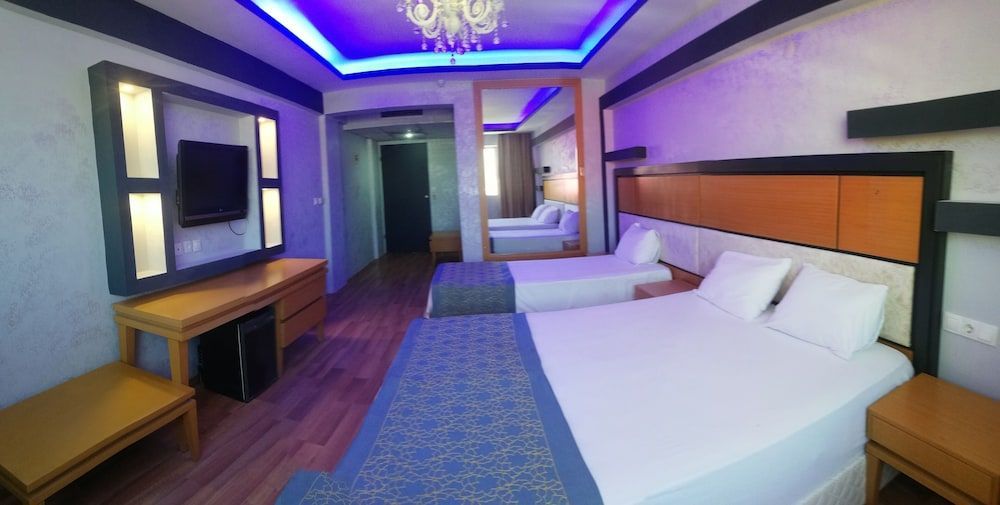 Unaten Otel 2