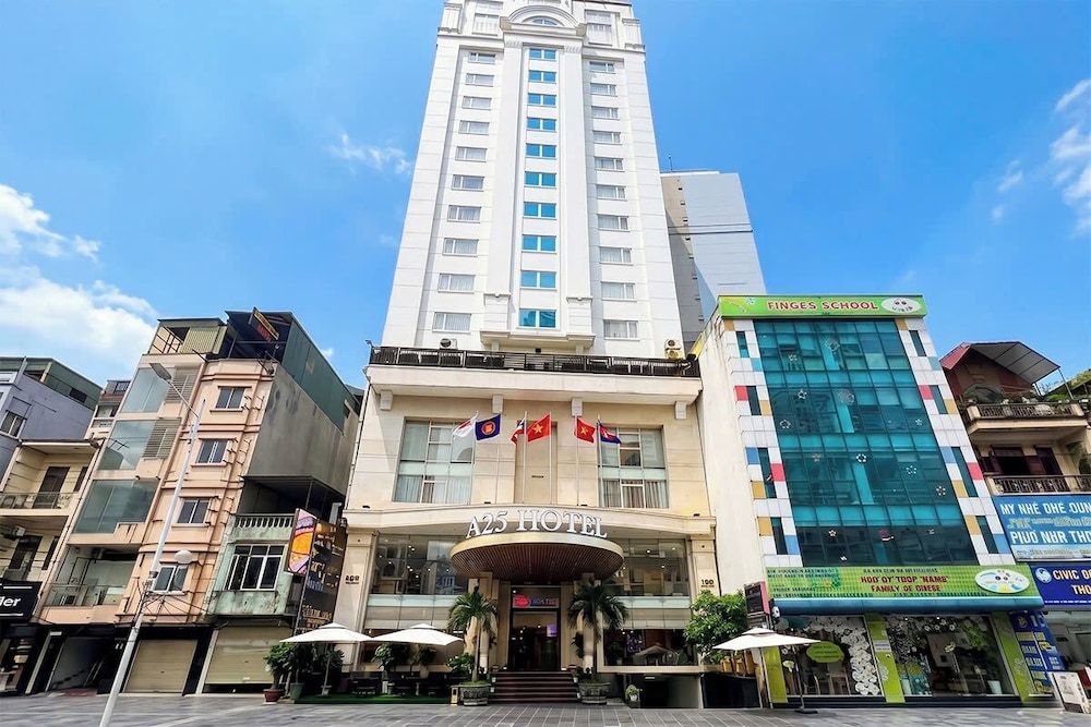 A25 Signature Hotel - 684 Minh Khai 1