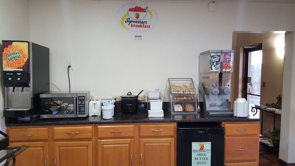 Super 8 by Wyndham Abingdon VA 2