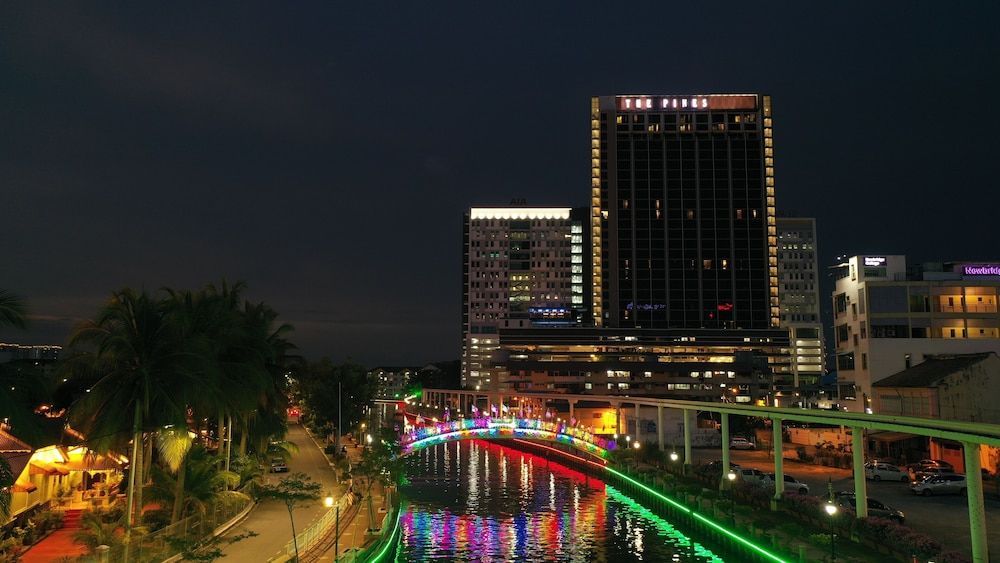 The Pines Melaka 1