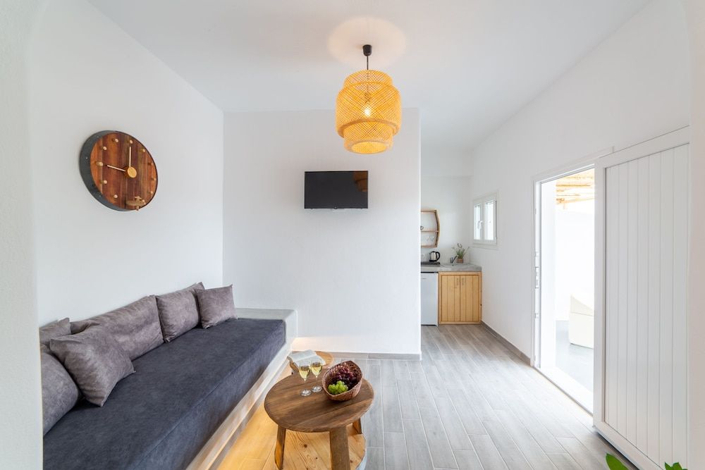 Athiri Luxury Suites 2