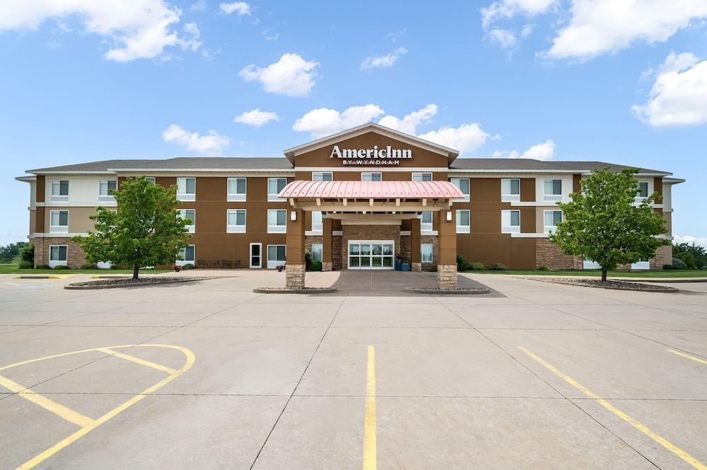AmericInn by Wyndham Fairfield 1