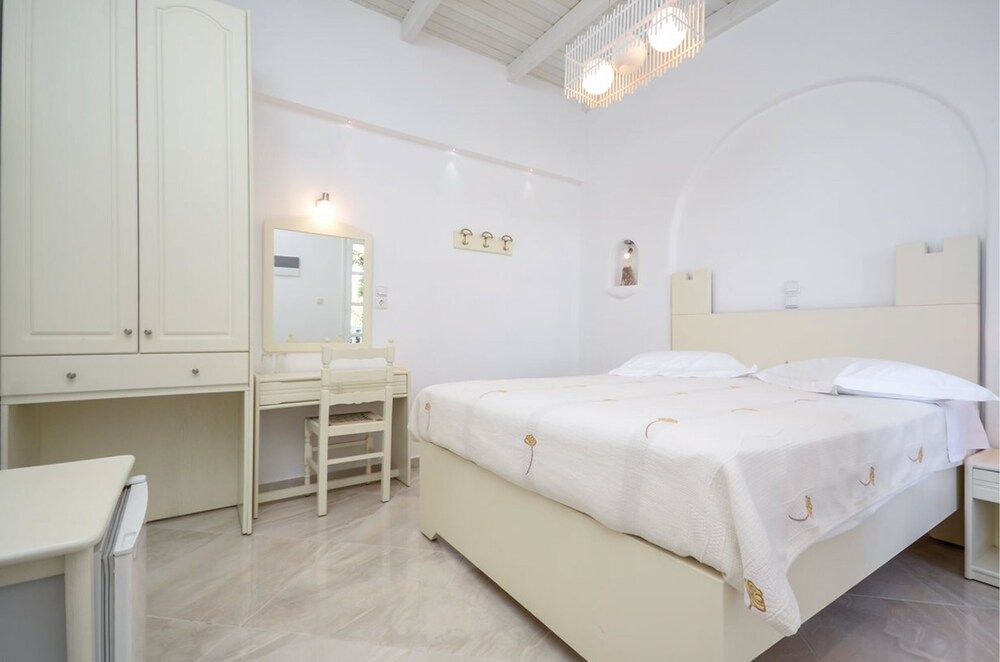 Hotel Anixis 2