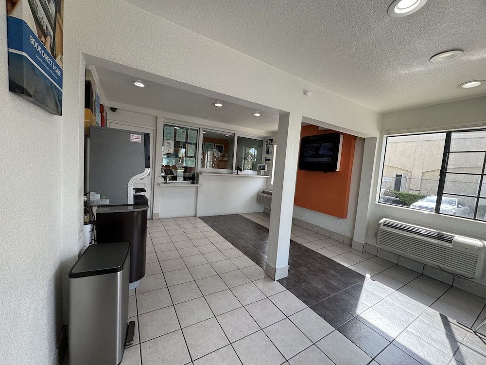 Motel 6-Bellflower, CA - Los Angeles 2