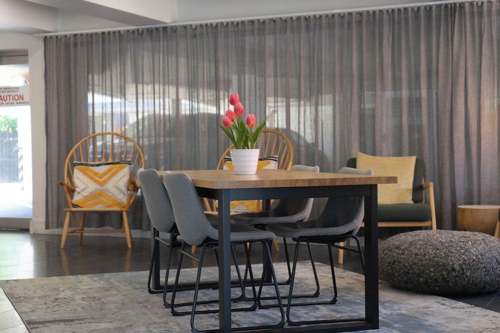 Cosmopolitan Hotel and Apartments 2