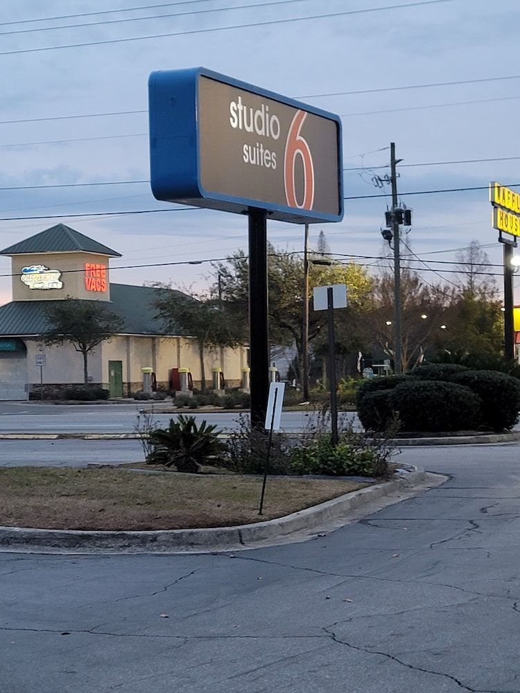 Studio 6 Suites Hinesville, GA 1