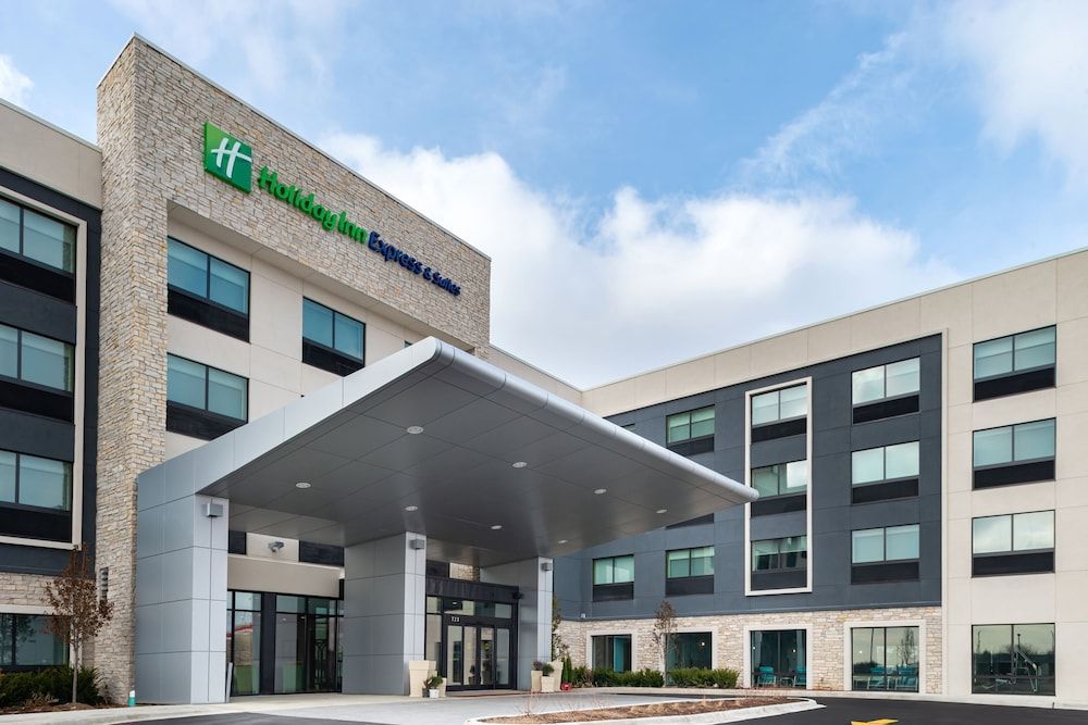 Holiday Inn Express & Suites ROMEOVILLE - JOLIET NORTH by IHG 1
