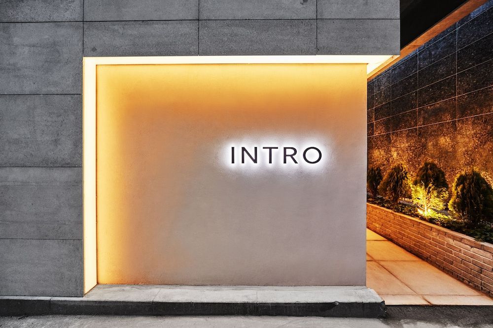 Hotel Intro 1