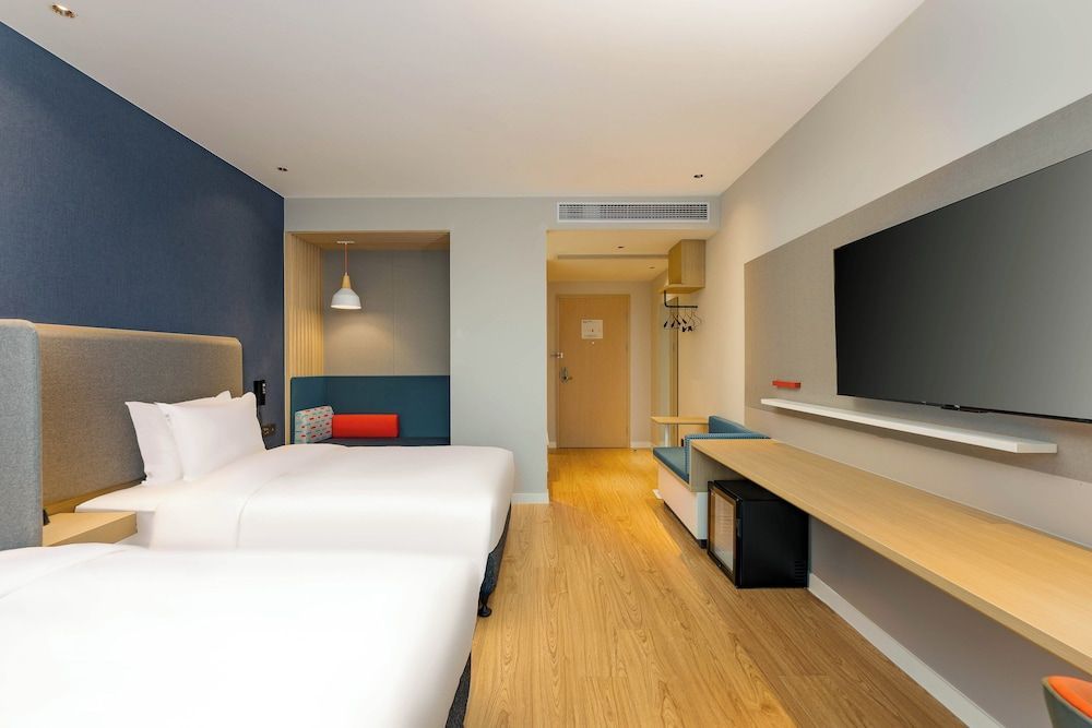 Holiday Inn Express Wuxi East Station by IHG 2