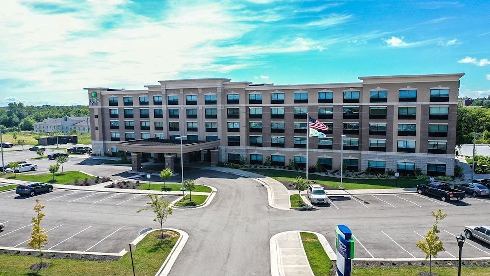 Holiday Inn Express & Suites ELIZABETHTOWN NORTH by IHG 1