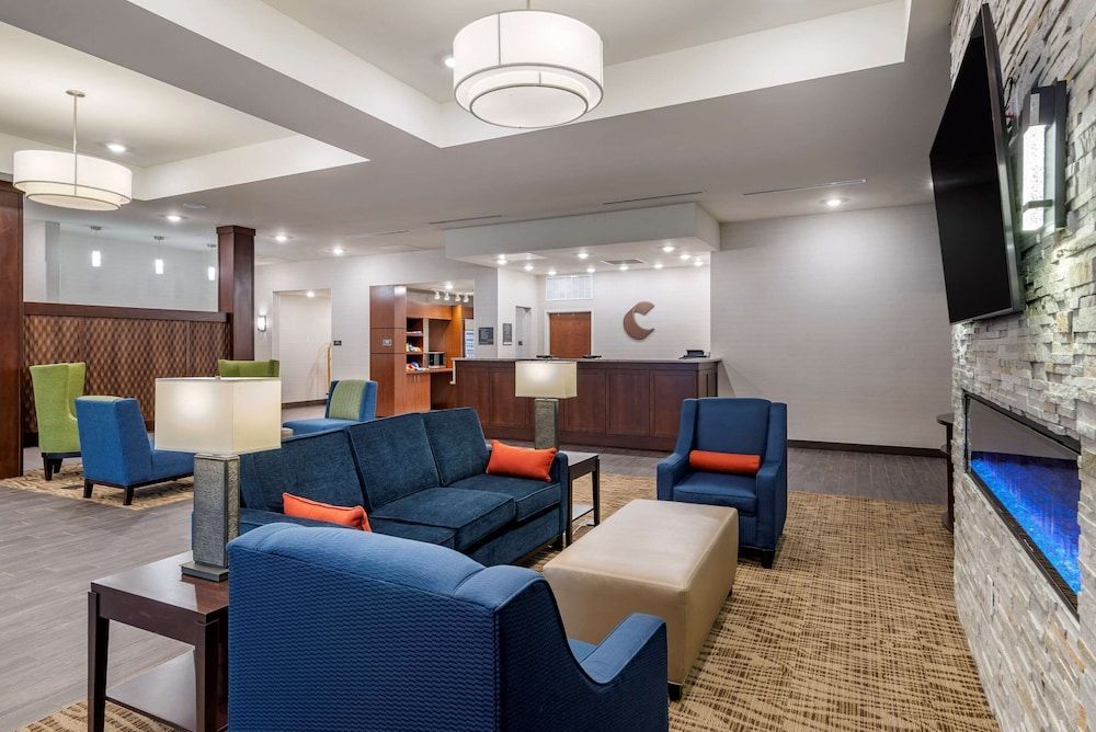 Comfort Suites Newnan 2