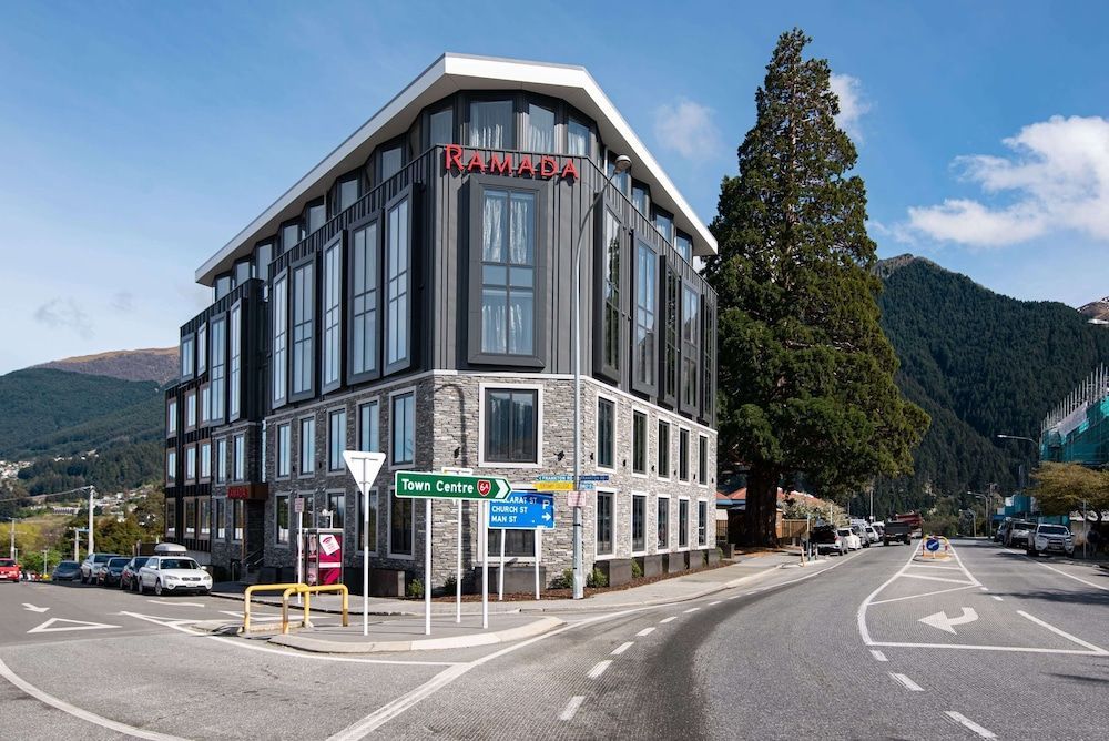 Ramada by Wyndham Queenstown Central 1