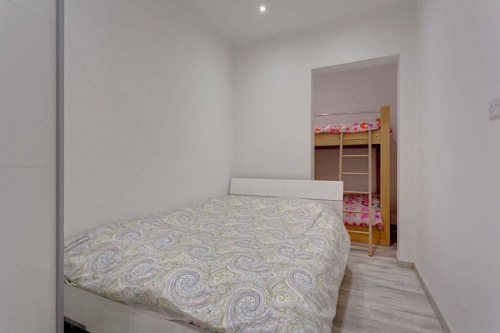 Modern Apartment in the Best Area of Sliema 2