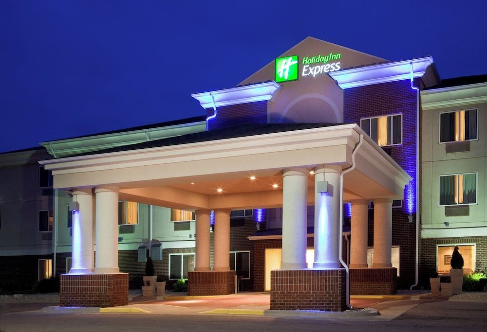 Holiday Inn Express & Suites VERMILLION by IHG 1
