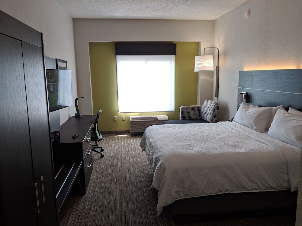 Holiday Inn Express & Suites CHARLOTTE-CONCORD-I-85 by IHG 2