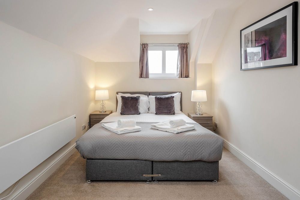 Luxury 1 Bedroom Apartment with Parking 1